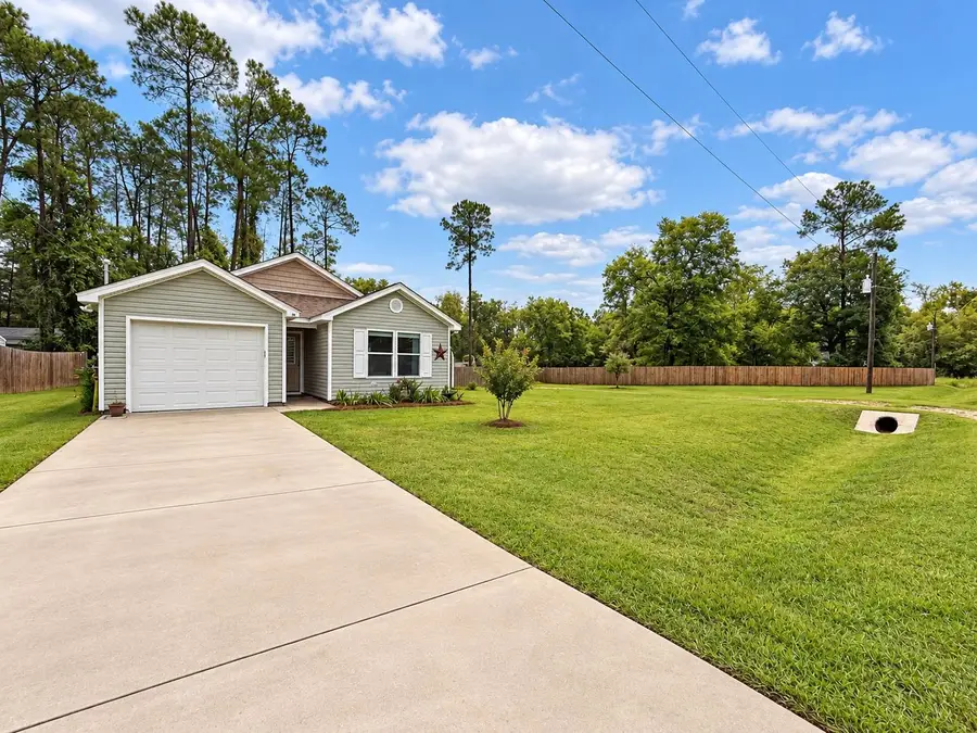 18 Sixth Avenue, Crawfordville, FL 32327 - #2