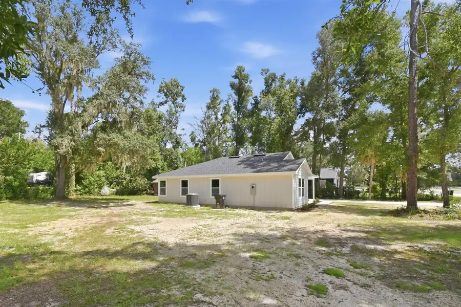 1104 E Veterans Drive, Perry, FL 32347 - #3