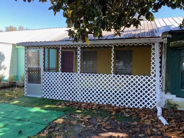 8-3 Parker Avenue, Lanark Village, FL 32323