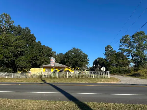 59 Nina Street, Defuniak Springs, FL 32433