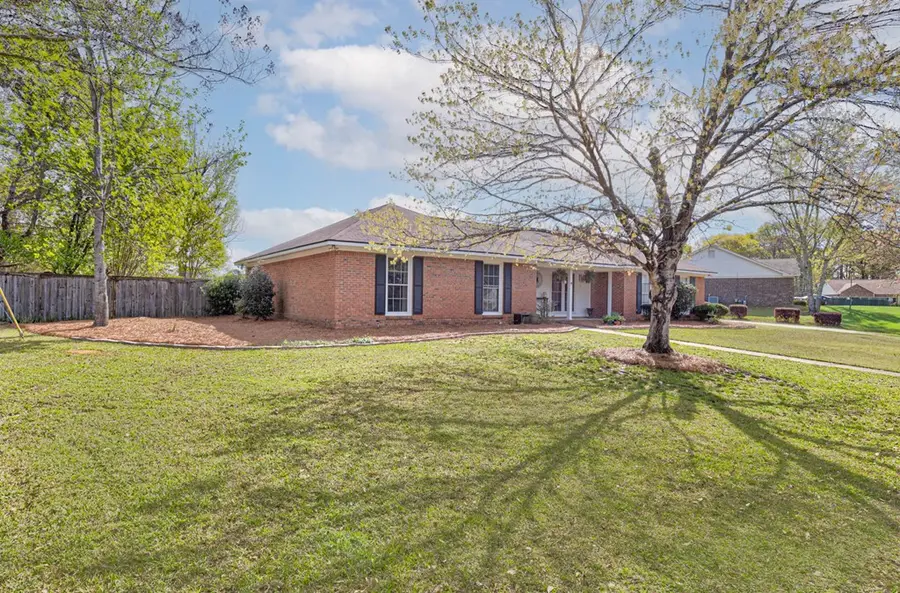 6686 Glenmore Way, Columbus, GA 31904 - #2