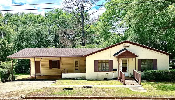 1043 NE Flint Street, DAWSON, GA 39842