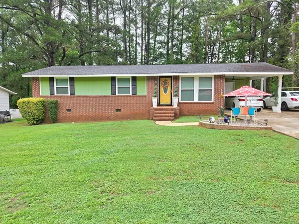 112 Sir Lancelot Street, LAGRANGE, GA 30241