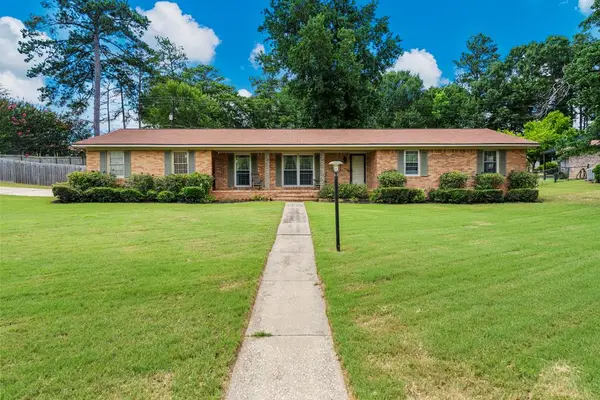 2608 40th Place, PHENIX CITY, AL 36867