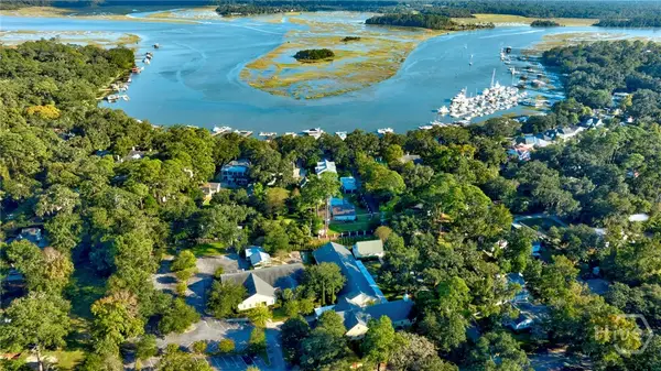 13 Saint Thomas Avenue, Savannah, GA 31406