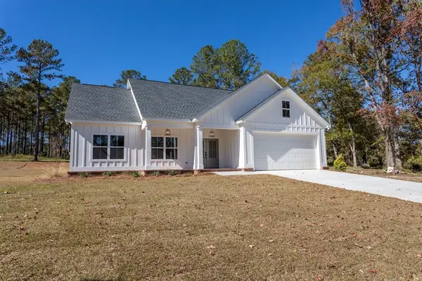 215 Bloomfield Dr., Thomasville, GA 31792