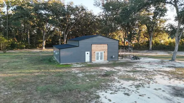 1457 Stewart Rd, Thomasville, GA 31792