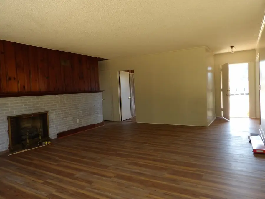 250 NE Tennyson St, Pelham, GA 31779 - #3