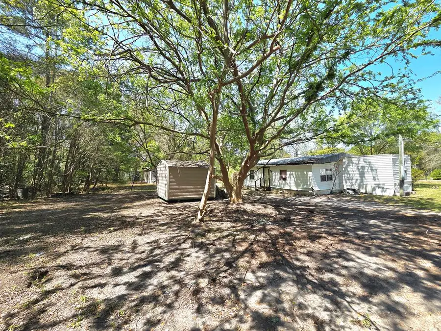 371 Oakridge Ave., Boston, GA 31626 - #3