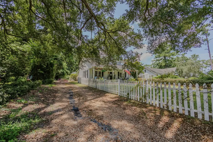211 N Mitchell St, Thomasville, GA 31792 - #3