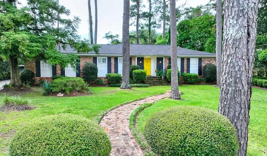 1406 E Washington Street, Thomasville, GA 31792 - #2