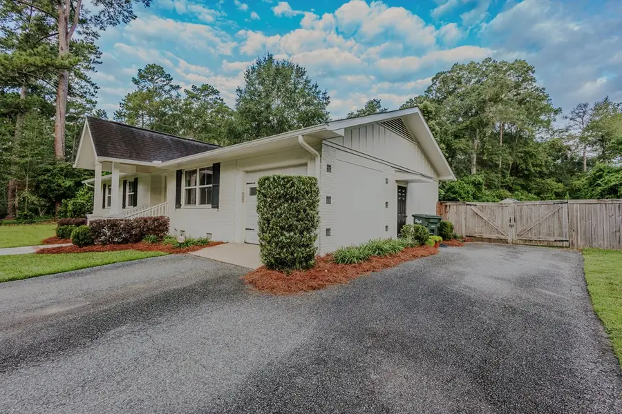 102 Linwood Ln, Thomasville, GA 31792 - #2