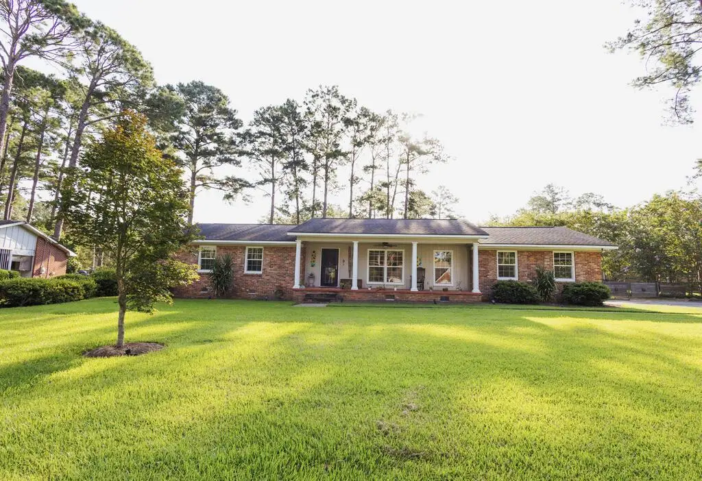 320 Briarcliff Dr, Thomasville, GA 31792 - #1