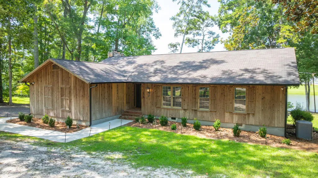289 Lake Trace Dr., Thomasville, GA 31757 - #1