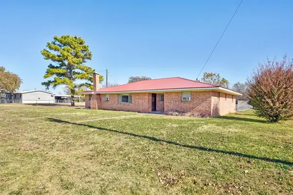 203 Washington Avenue, Strawn, TX 76475