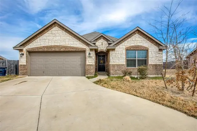 10329 Kingspoint Boulevard, Fort Worth, TX 76140 - Image #1