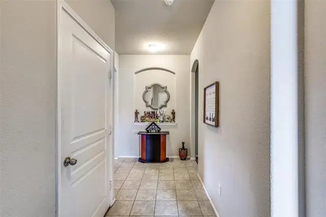 10329 Kingspoint Boulevard, Fort Worth, TX 76140 - Image #3