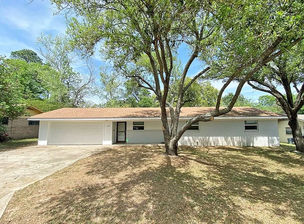 514 Ravenwood Drive, Athens, TX 75751 - Image #1