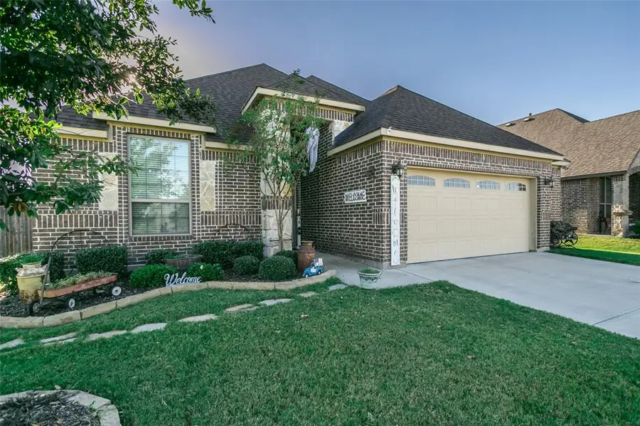 905 Cloudlock Drive, Saginaw, TX 76179 - Image #2