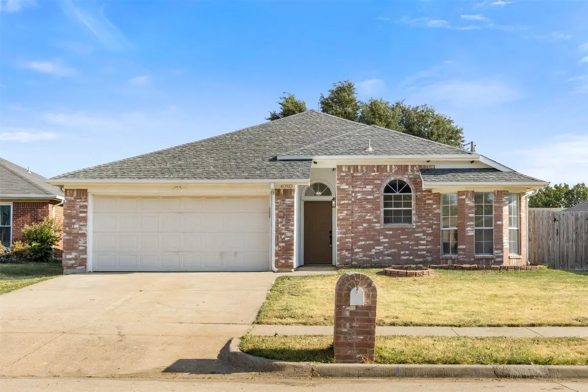 6702 Valley Branch Drive, Arlington, TX 76001 - #1