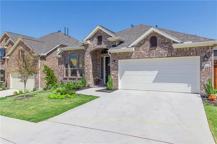 913 Baynes Drive, McKinney, TX 75071 - Image #2