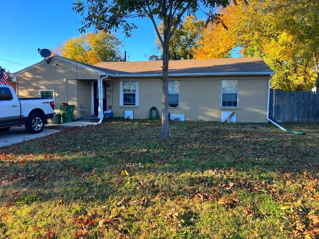 705 Glynn Oaks Drive, Arlington, TX 76010 - Image #1