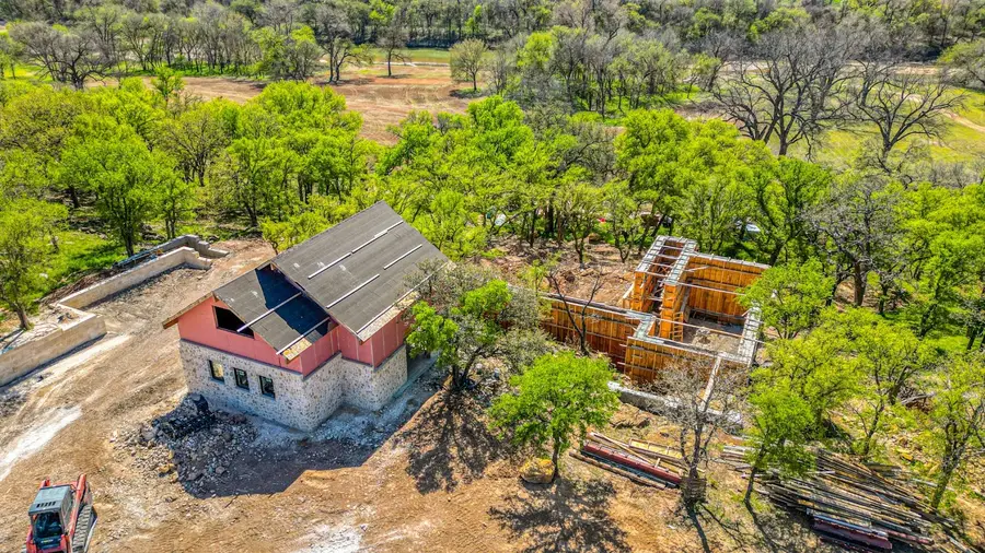 229 W Bluff Lane, Millsap, TX 76066 - Image #2