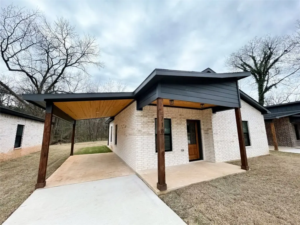 718 E Crawford Street, Denison, TX 75021 - #1