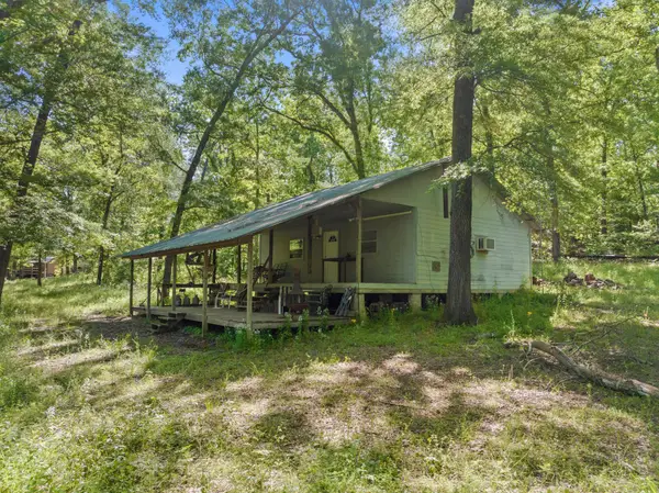 307 Fish Trap Ln, Naples, TX 75568