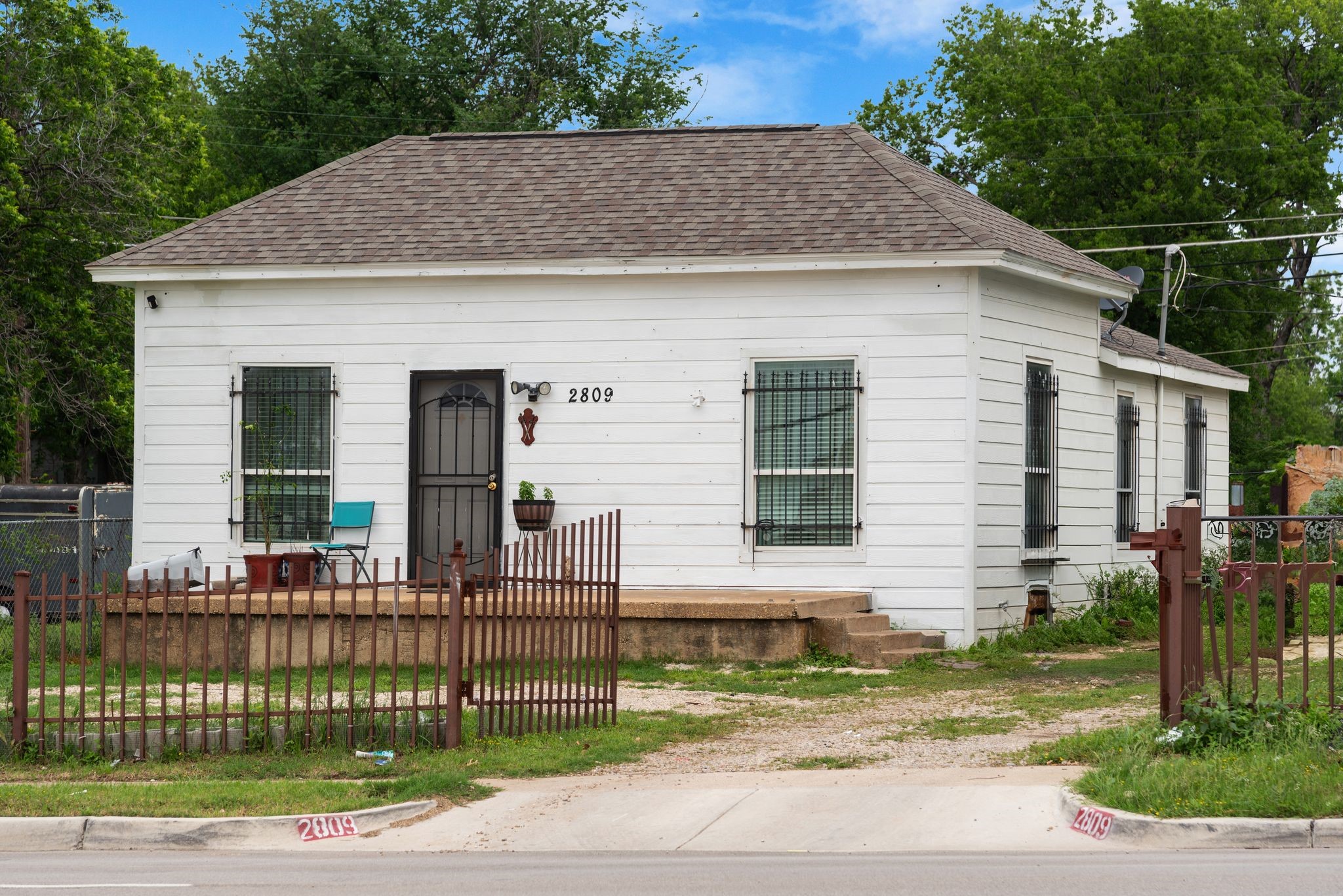 2809 E Berry Street, Fort Worth, TX 76105 - BHGRE