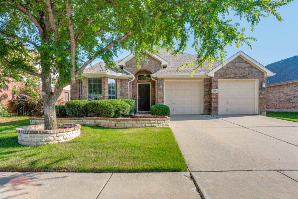819 Lake Forest Trail, Little Elm, TX 75068 BHGRE