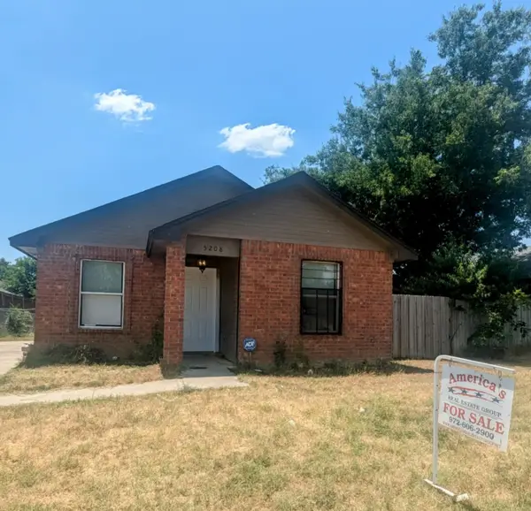 5208 Carol Avenue, Fort Worth, TX 76105