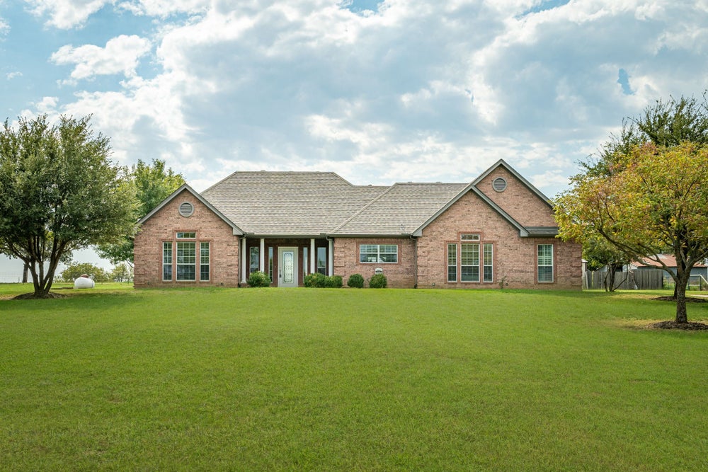 1101 Jordon Moore Road, Pilot Point, TX 76258 BHGRE