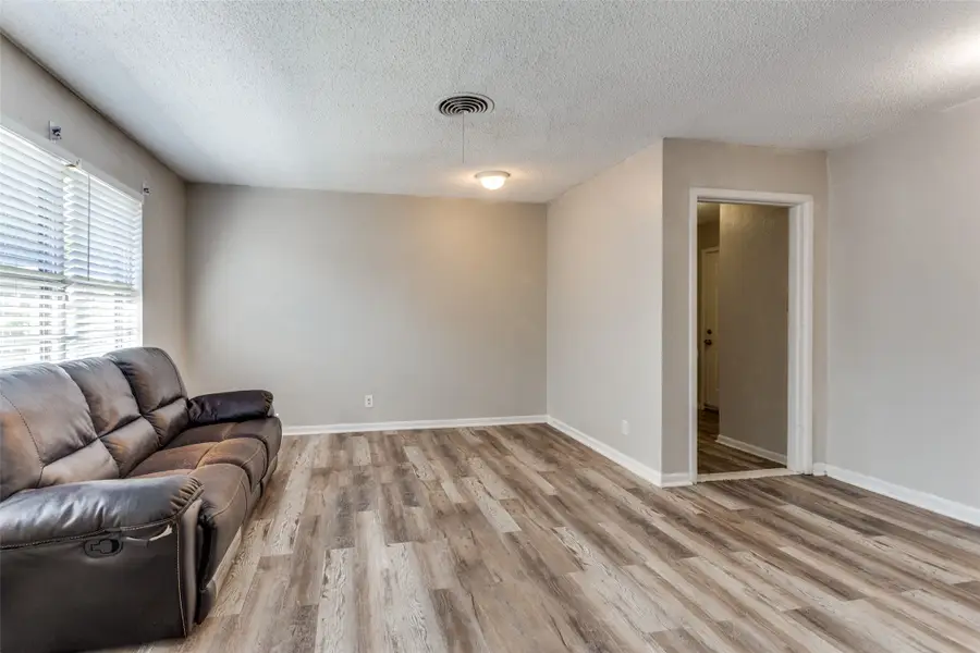 2705 W Fuller Avenue, Fort Worth, TX 76133 - Image #2