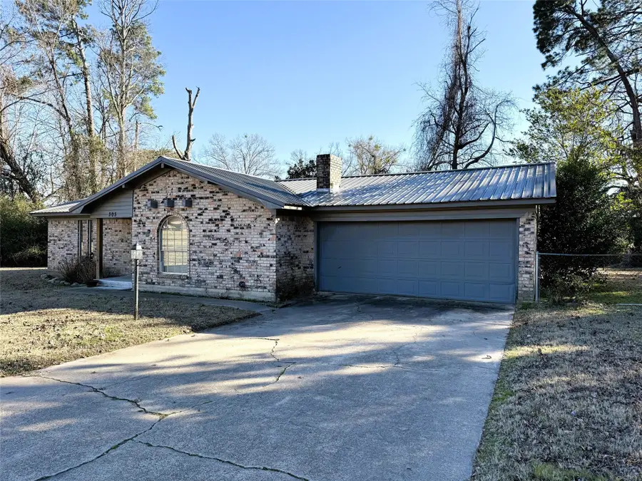 305 Wanda Drive, Winnsboro, TX 75494 - Image #3