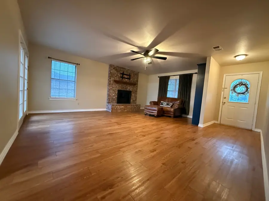 401 2nd Street, Lindsay, TX 76250 - Image #2