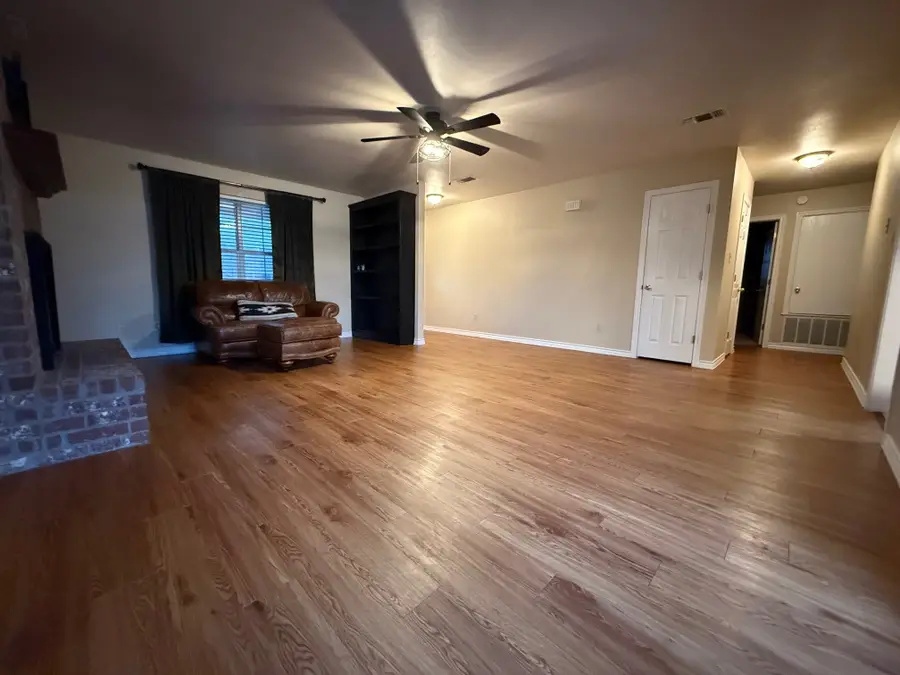 401 2nd Street, Lindsay, TX 76250 - Image #3