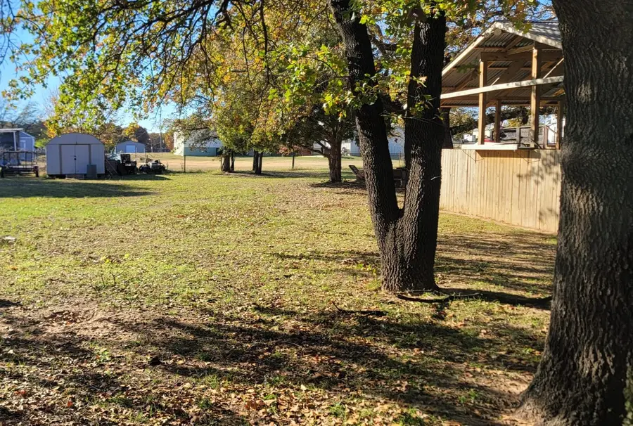 353 Prairie Lane, Azle, TX 76020 - Image #2