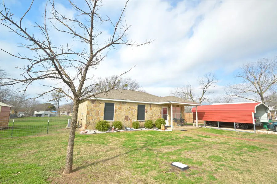 507 N 6th Street, Lometa, TX 76853 - #2