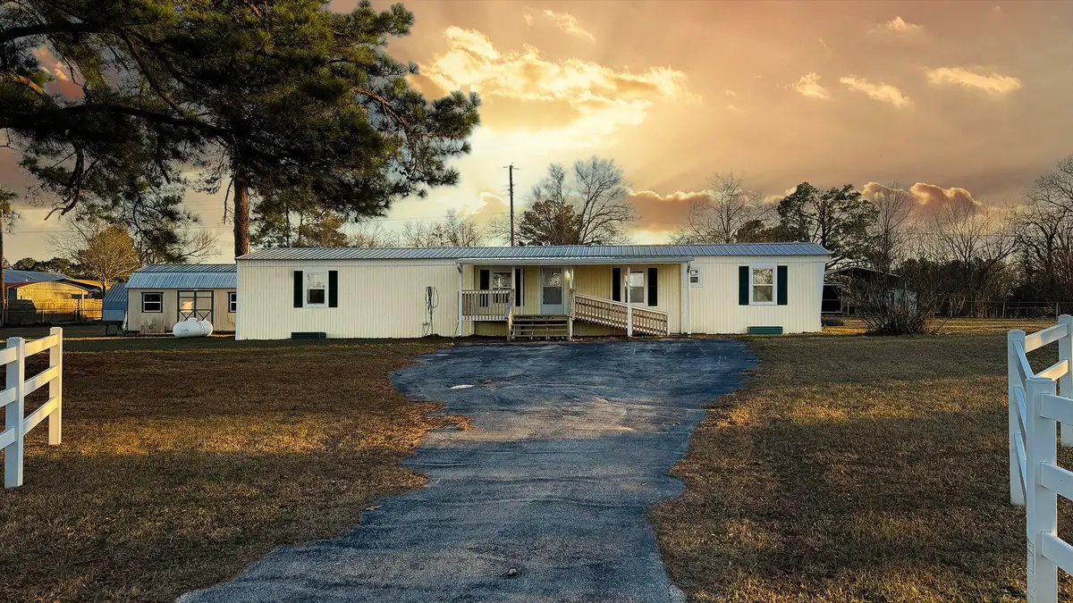 15995 Neches Parkway, Tyler, TX 75704 - Image #1