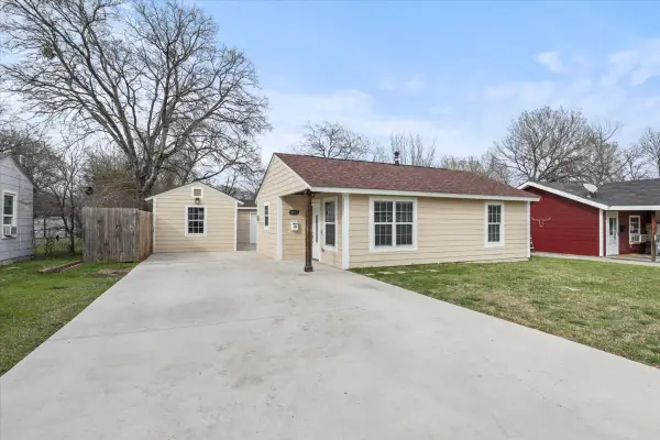 1653 Bell Avenue, Blue Mound, TX 76131