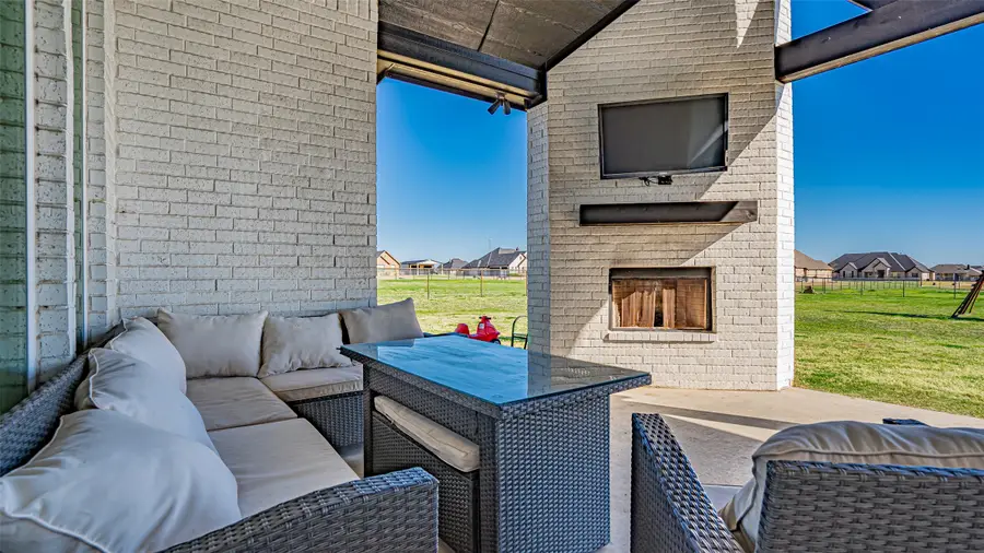 405 Venadito Drive, Godley, TX 76044 - #3