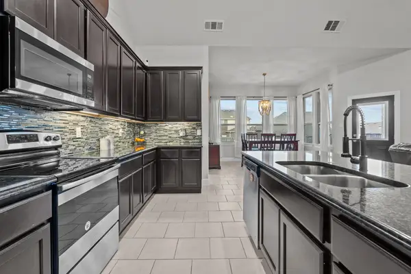 220 Flower Ridge Drive, Fort Worth, TX 76108