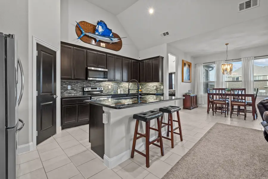 220 Flower Ridge Drive, Fort Worth, TX 76108 - Image #2