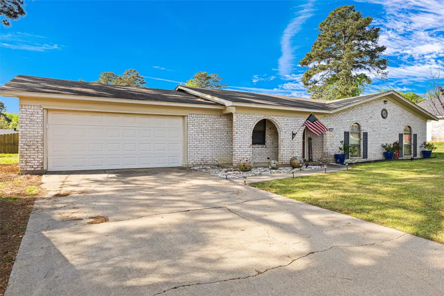 2207 Pinecrest, Gladewater, TX 75647 - Image #2