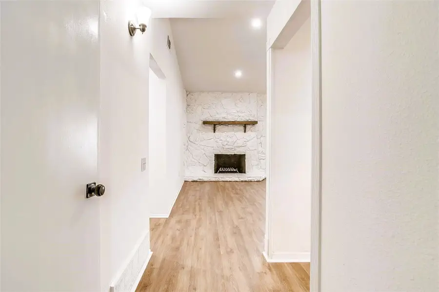 1810 Guinevere Street, Arlington, TX 76014 - Image #3