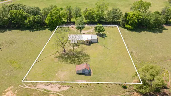 89 County Road 3442, Leesburg, TX 75451