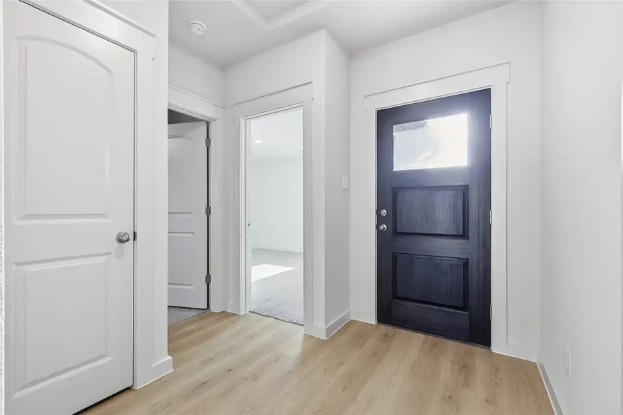 114 John Laurens Drive, Venus, TX 76084 - Image #2