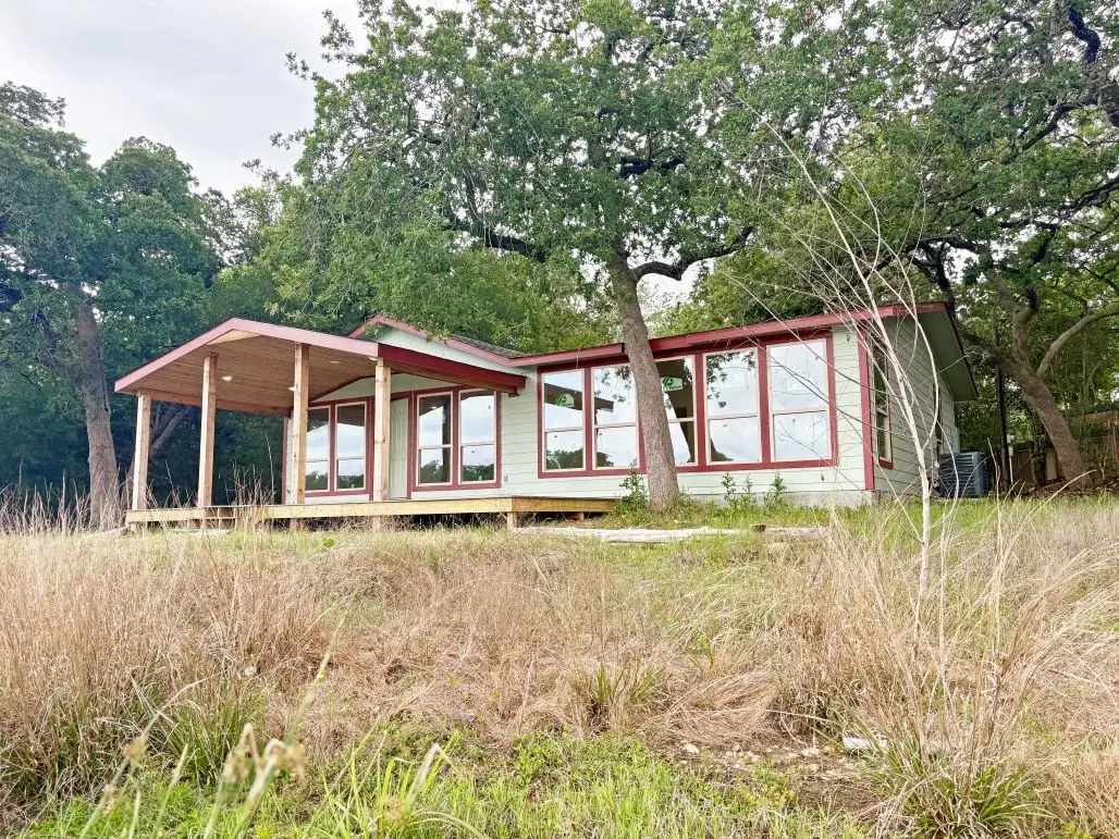 106 Caddo, Smithville, TX 78957 - Image #1