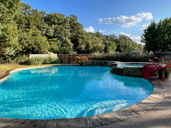 218 Palmer Drive, Comanche, TX 76442